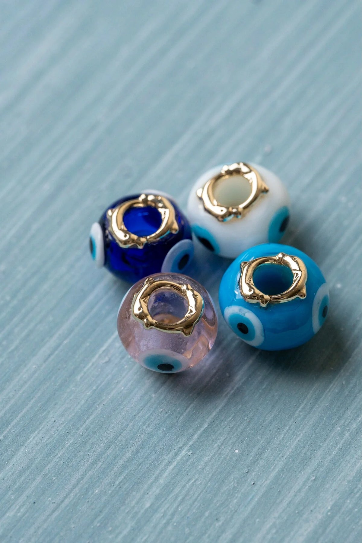 Delfini Bead