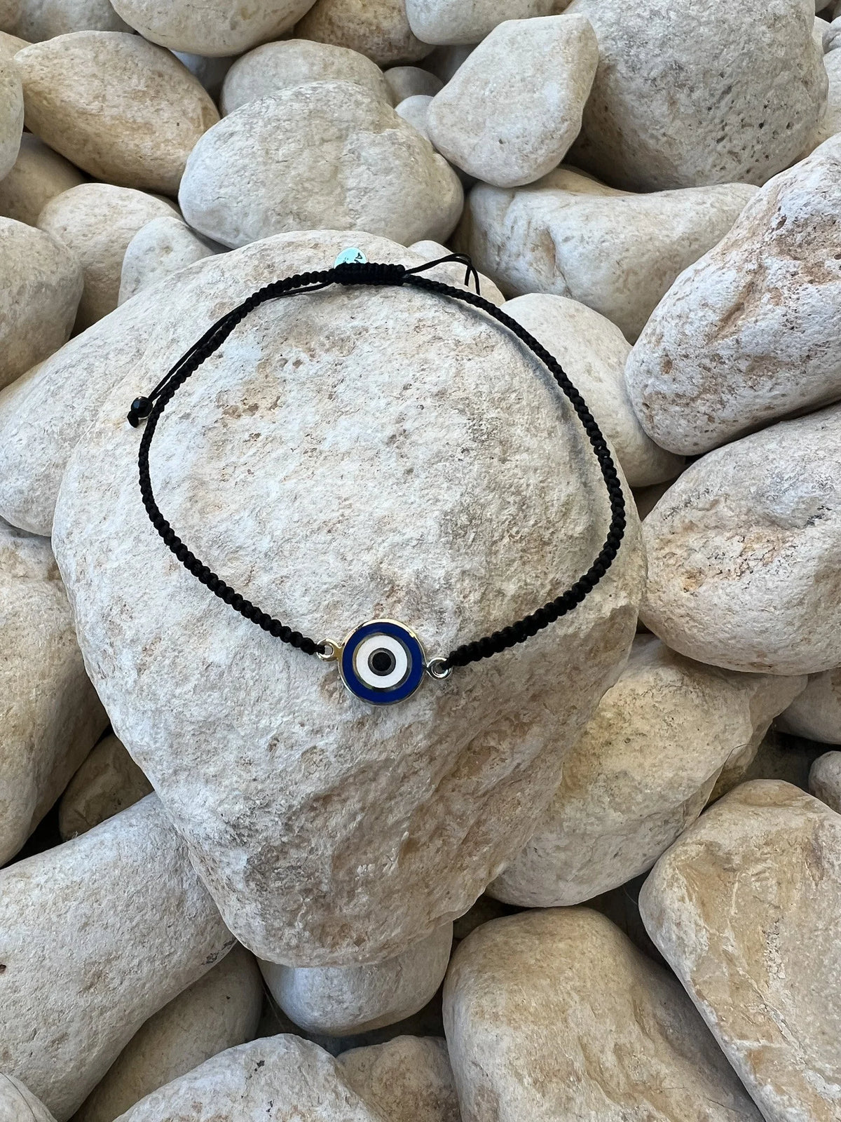 Cyclops Macrame Bracelet
