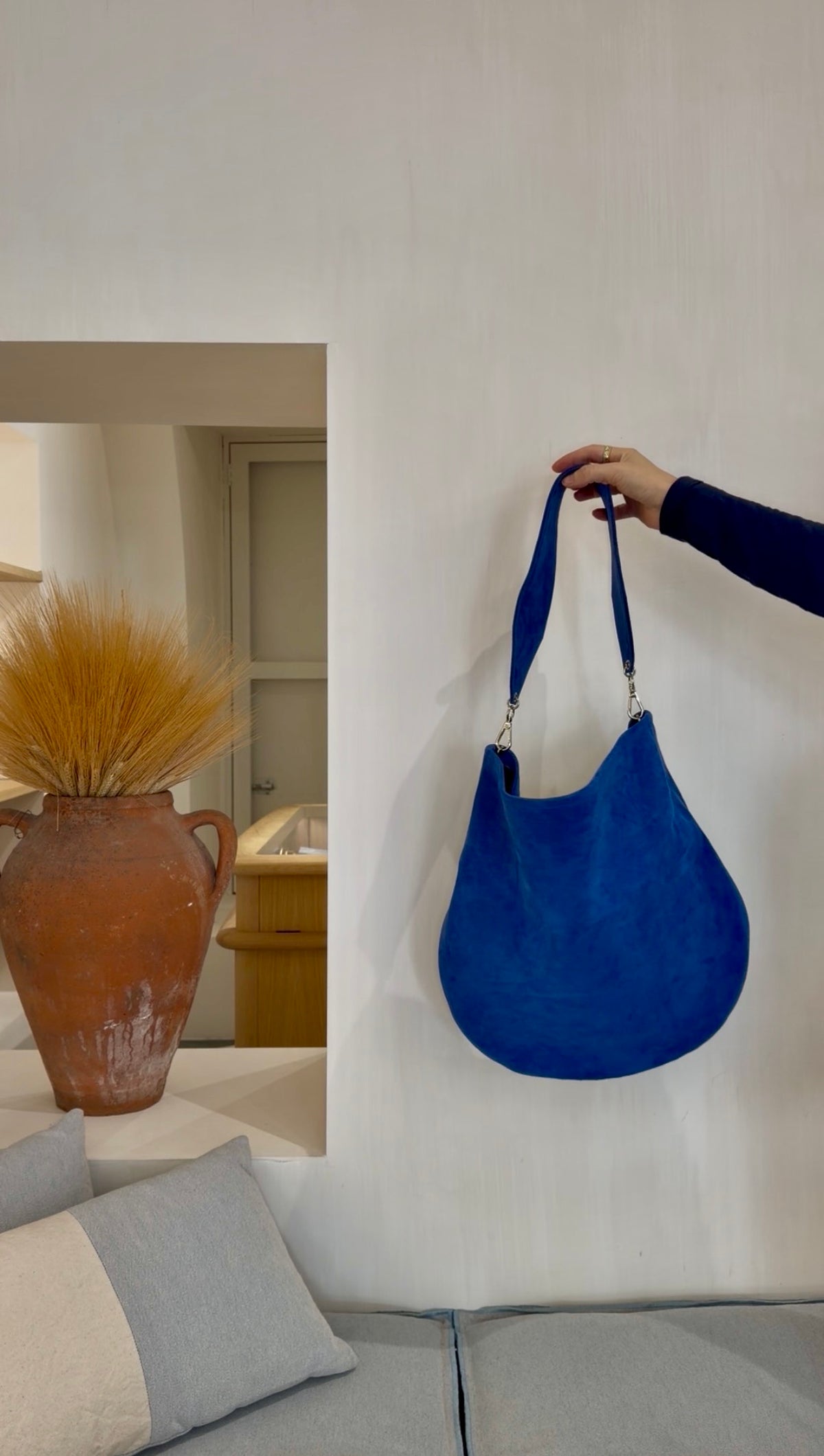 Anna Hobo Bag - Electric Blue