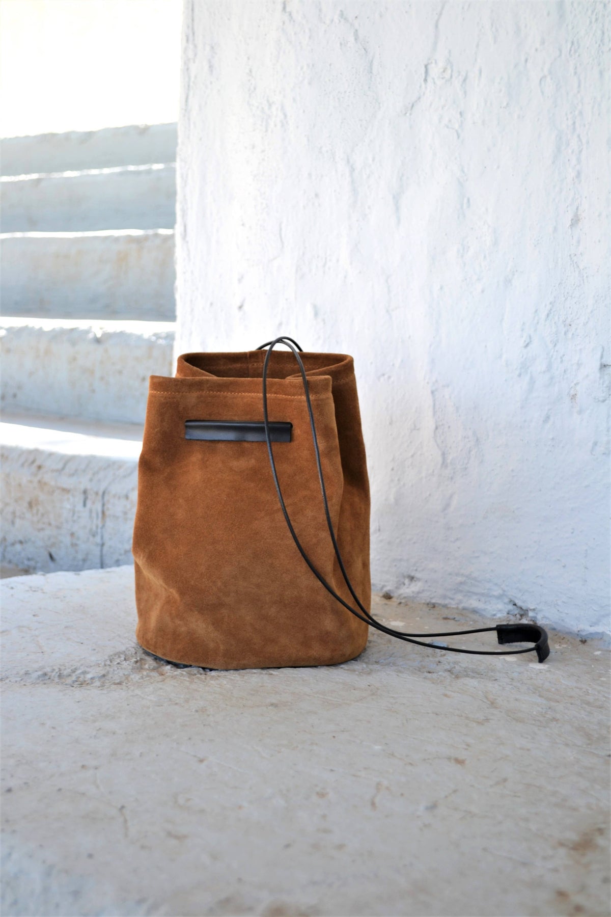 Loli soft bucket bag in caramel brown