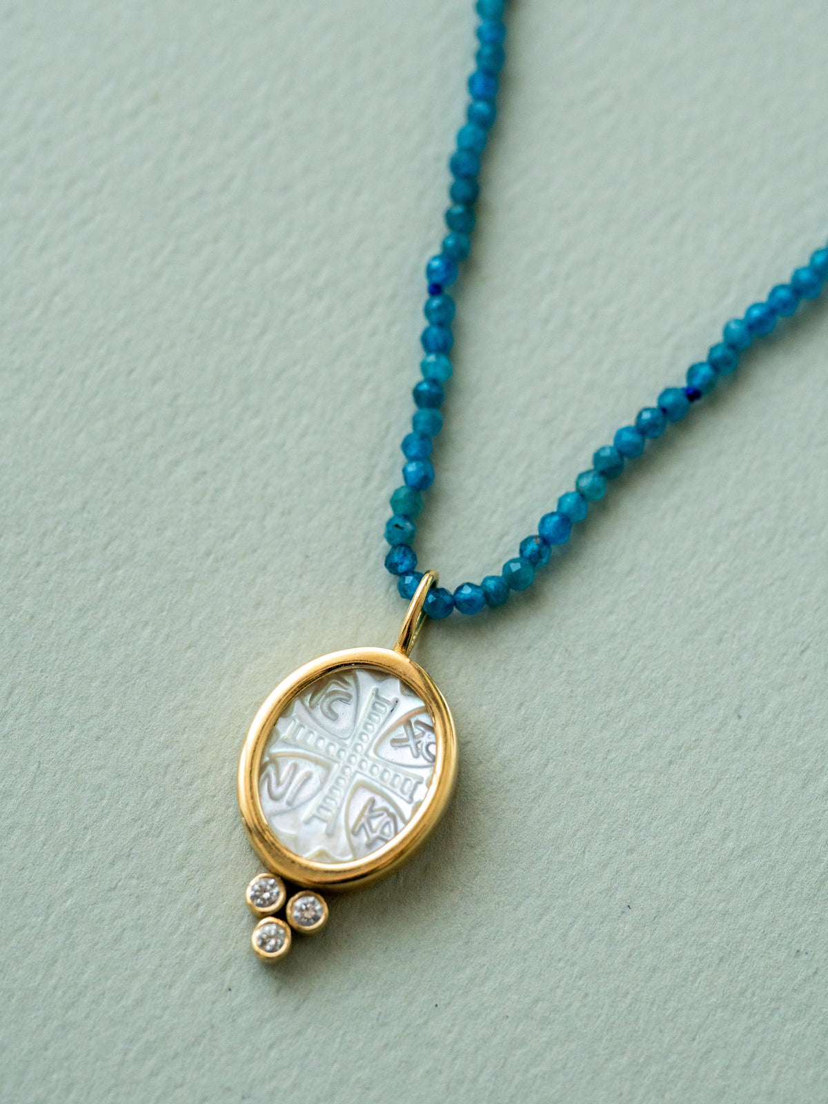 Oval Stone Konstantina Charm - Mother of Pearl