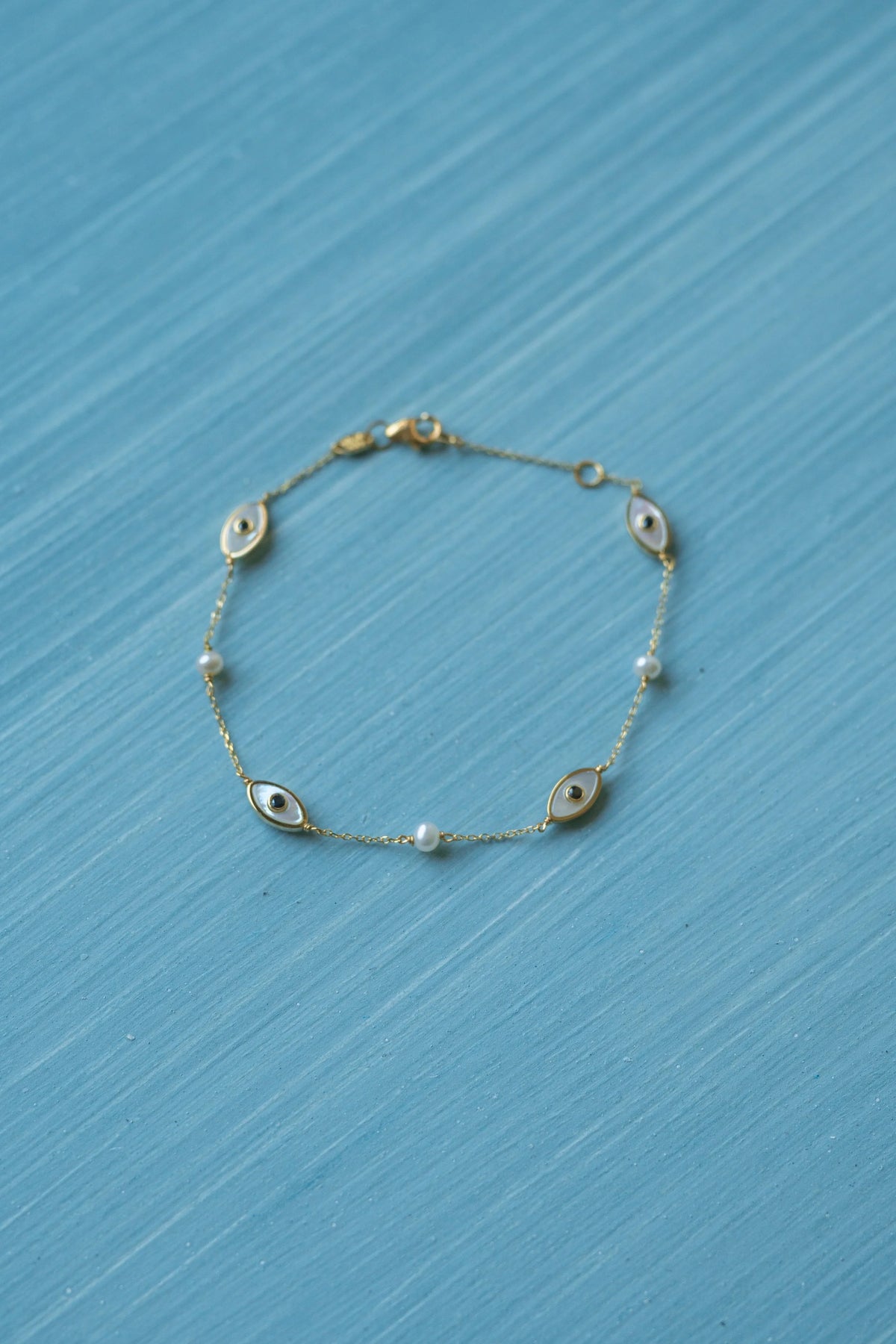 Mother of Pearl Evil Eye Bracelet
