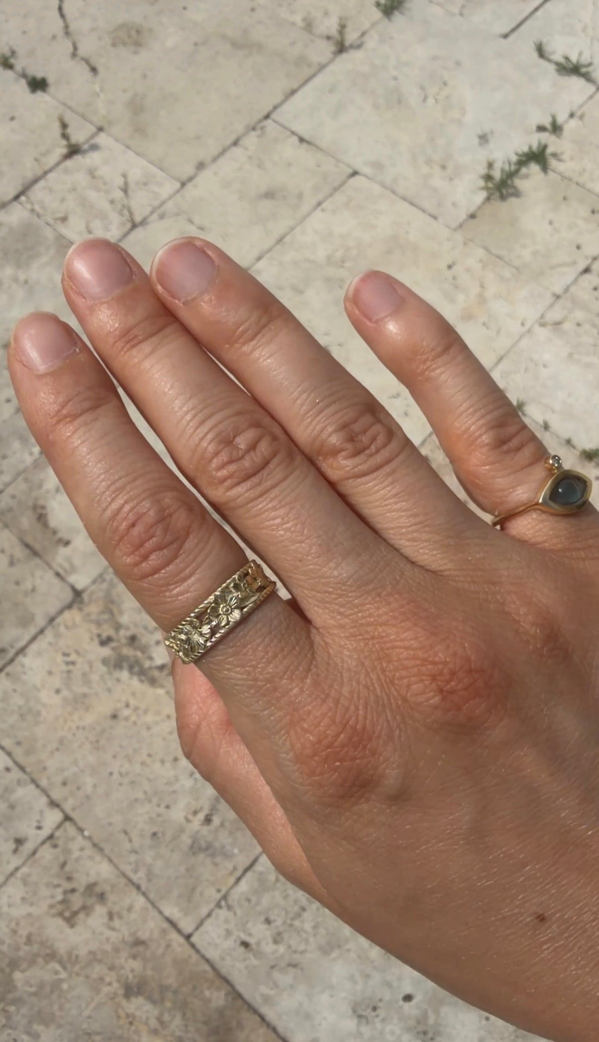 Anthos Ring